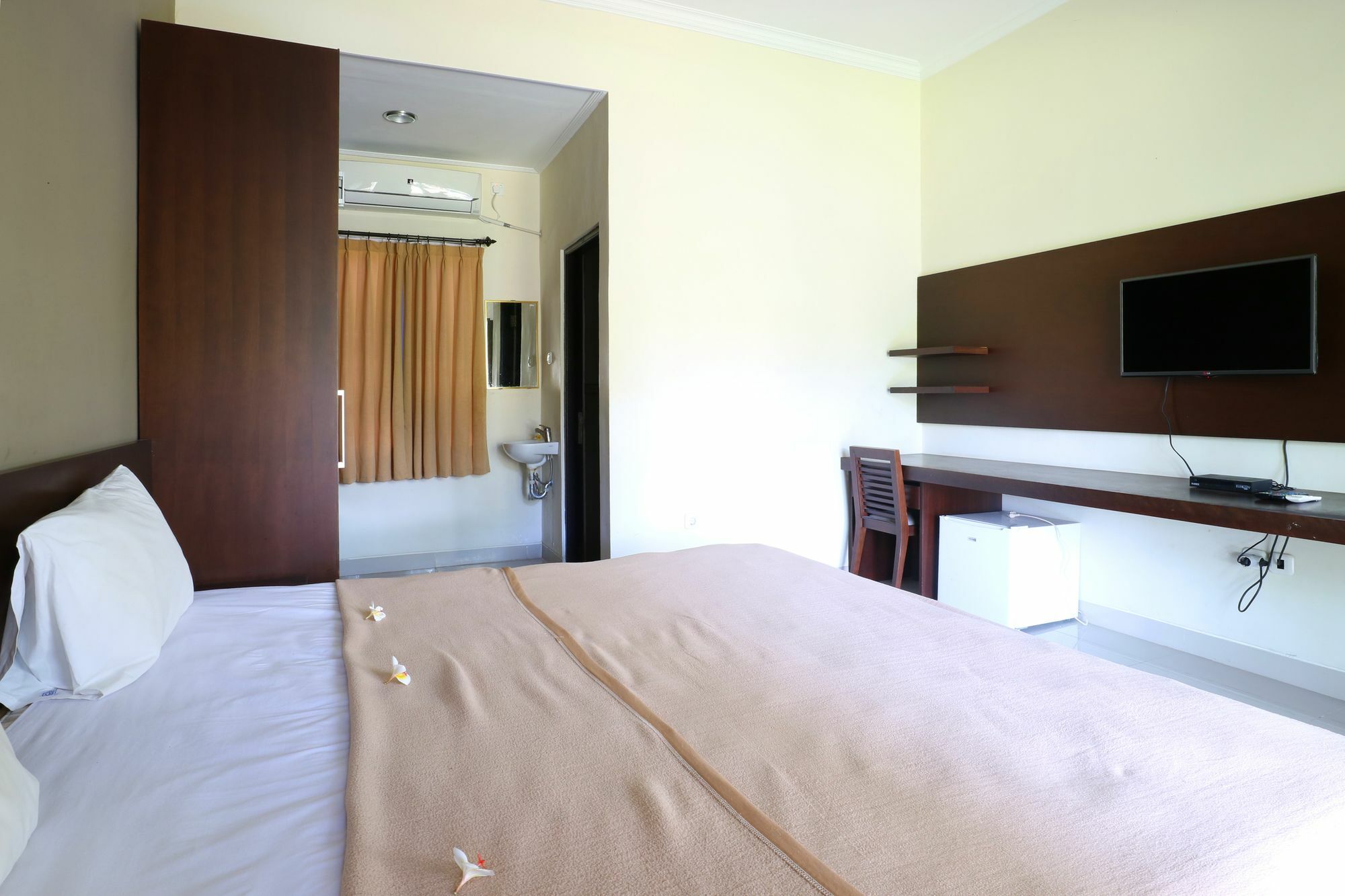 Gm Lovina Hotel Екстериор снимка